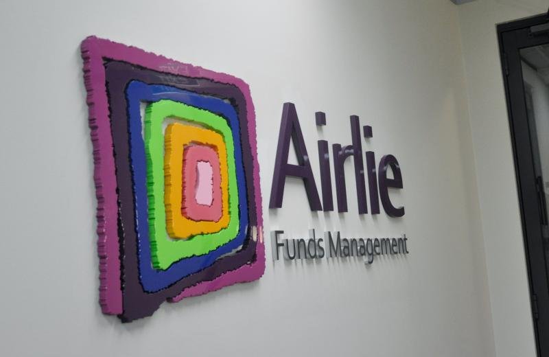 office-feature-wall-signage-in-3d