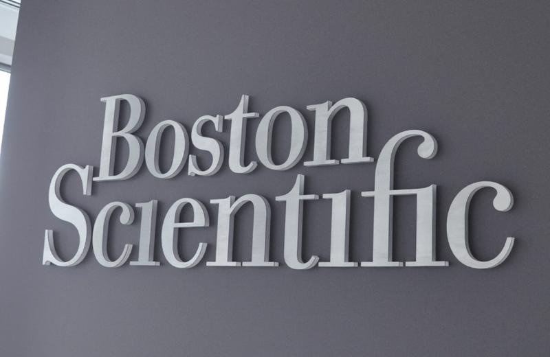 boston-scientific-signage-installed-reception-wall