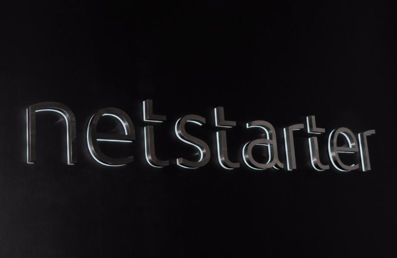 netstarter-illuminated-sign-office