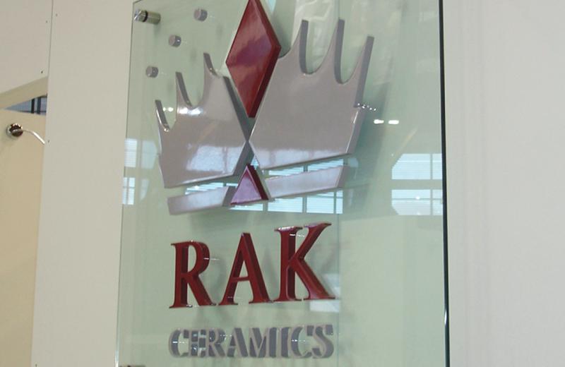 rak-glass-sign-with-3d-logo