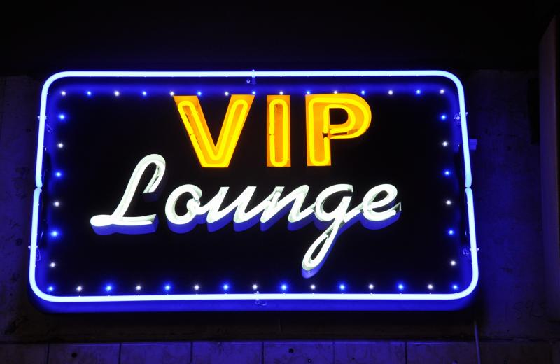 vip-neon-sign-in-blue
