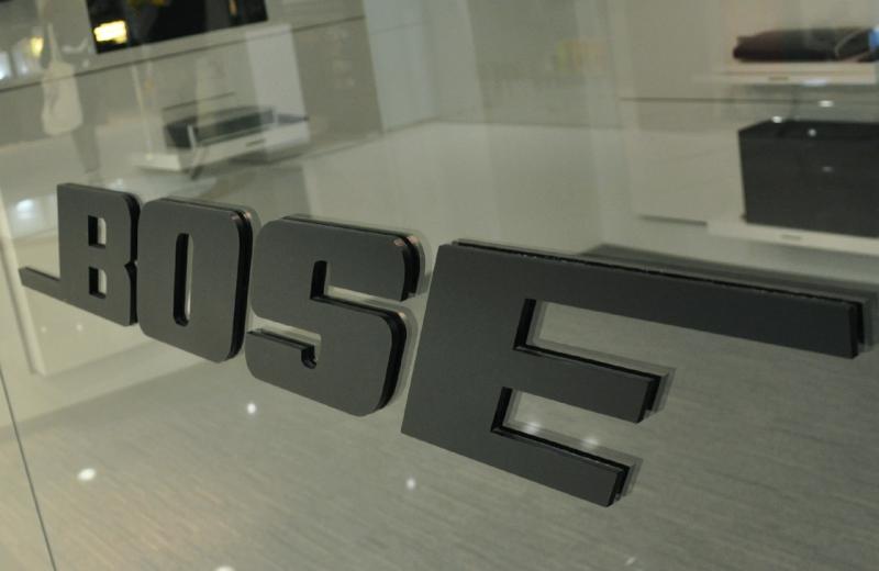 bose-3d-letters-to-glass