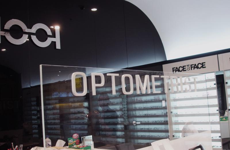 optometrist-3d-letters-applied-to-glass