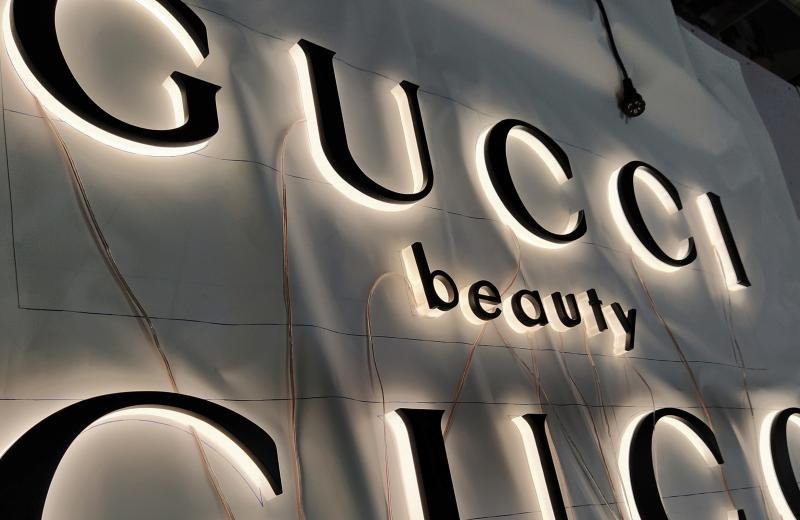 Gucci Halo illumnated Glowing Letters