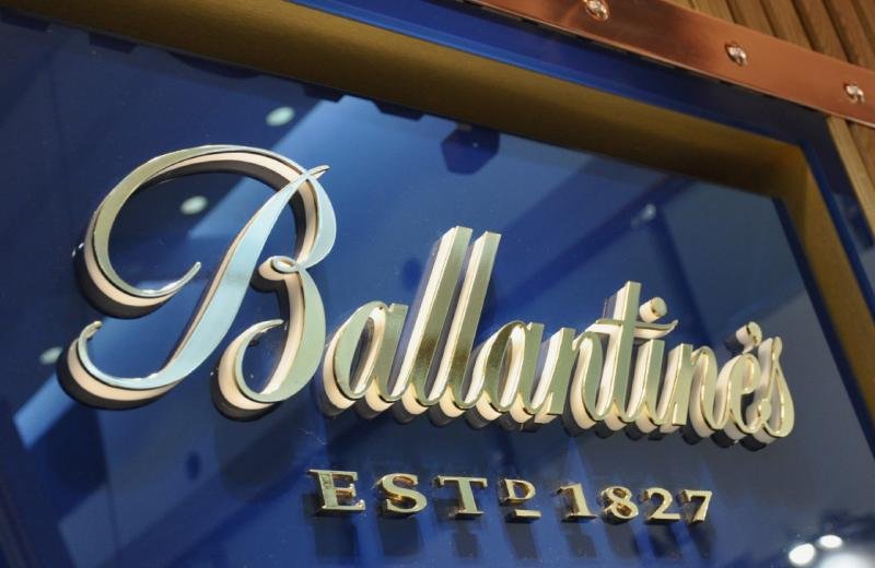 brass-letters-with-illumination-underneath