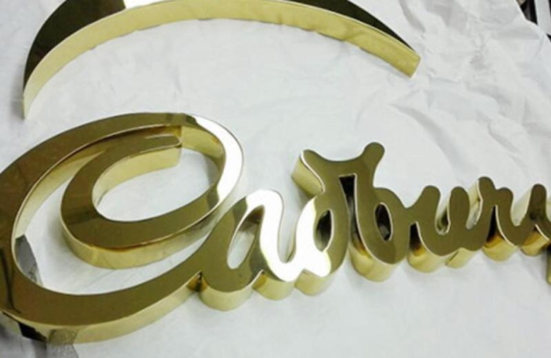 fabricated-brass-sign-mirror-polished