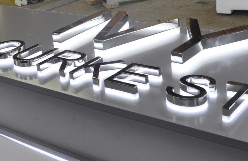 mirror-polished-letters-with-acrylic-glowing-underneath