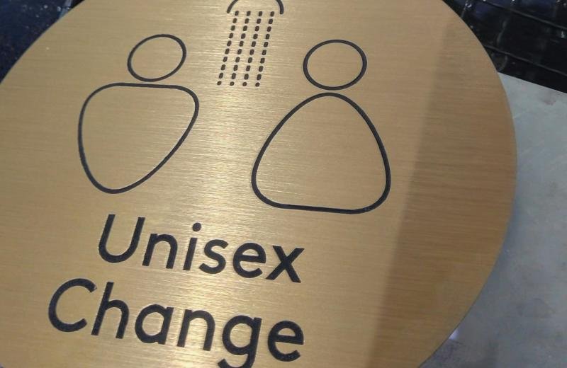round-brass-engraved-sign