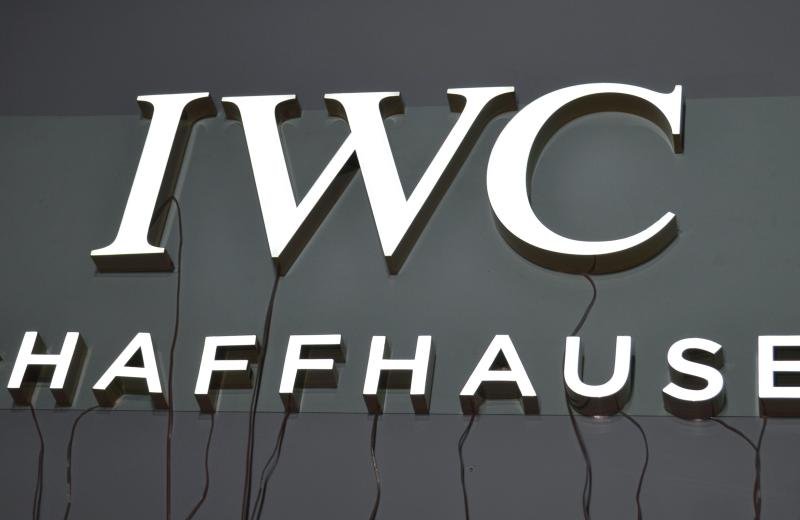 iwc-clean-white-illuminated-letters