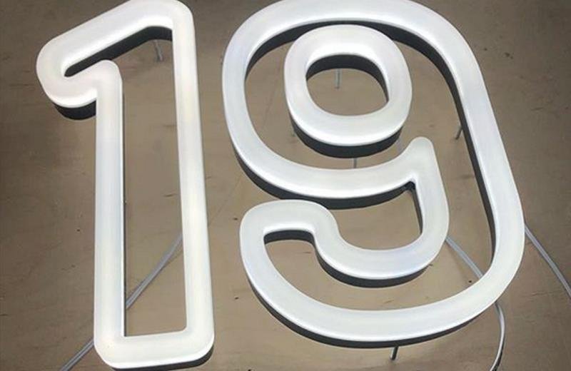 number-19-illuminated-raised-perspex-faces