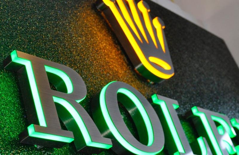 rolex-metal-faces-sides-illuminated