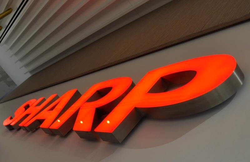 sharp-illuminated-letters-on