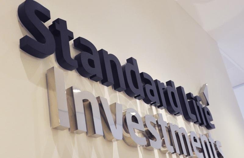standard-life-mirrir-fabricated-sign-installed-reception-sign