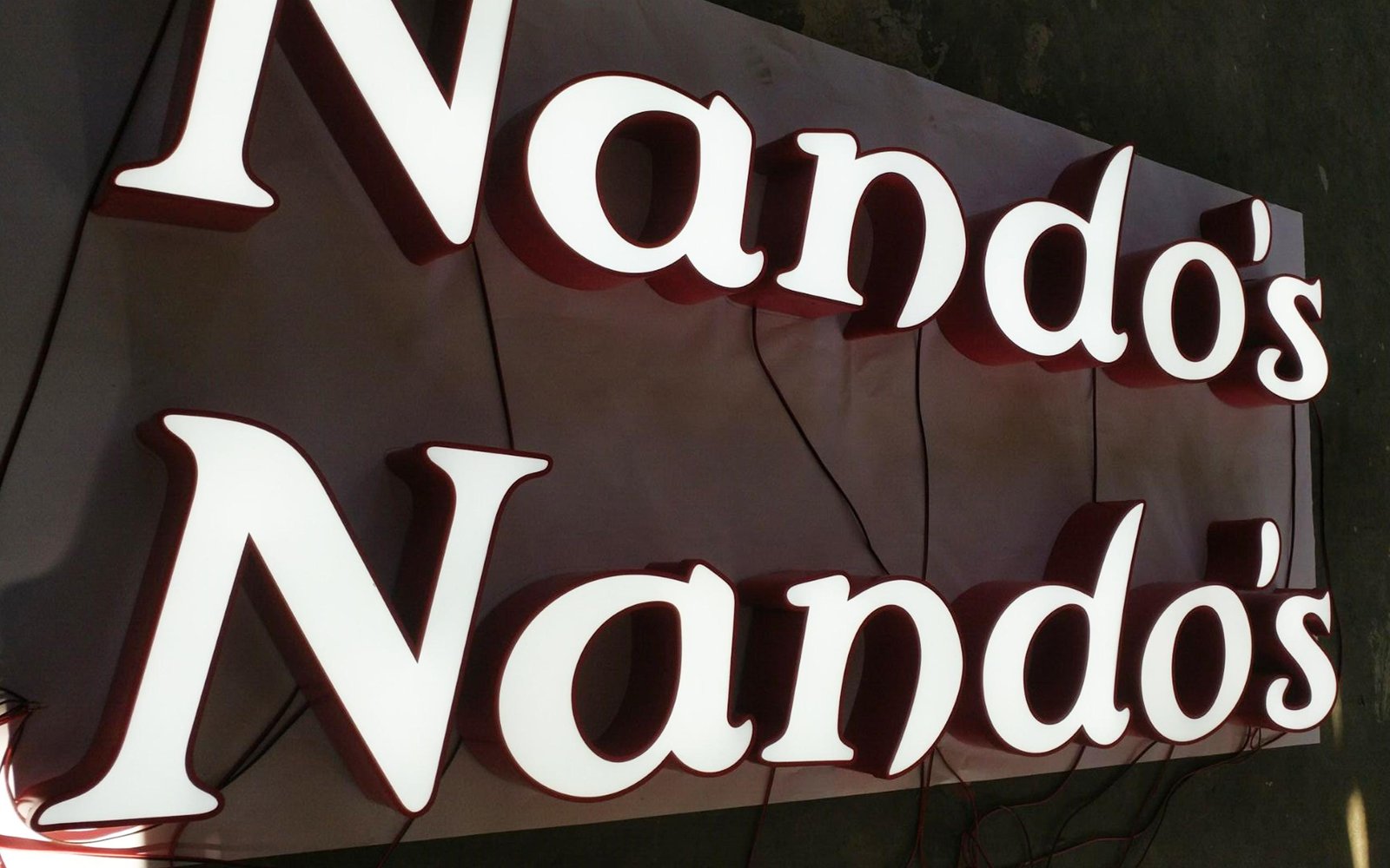 nando-white-illuminated-letters-with-rims