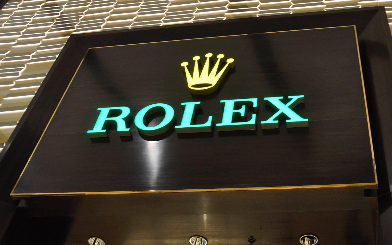 rolex-rimless-illuminated-letter