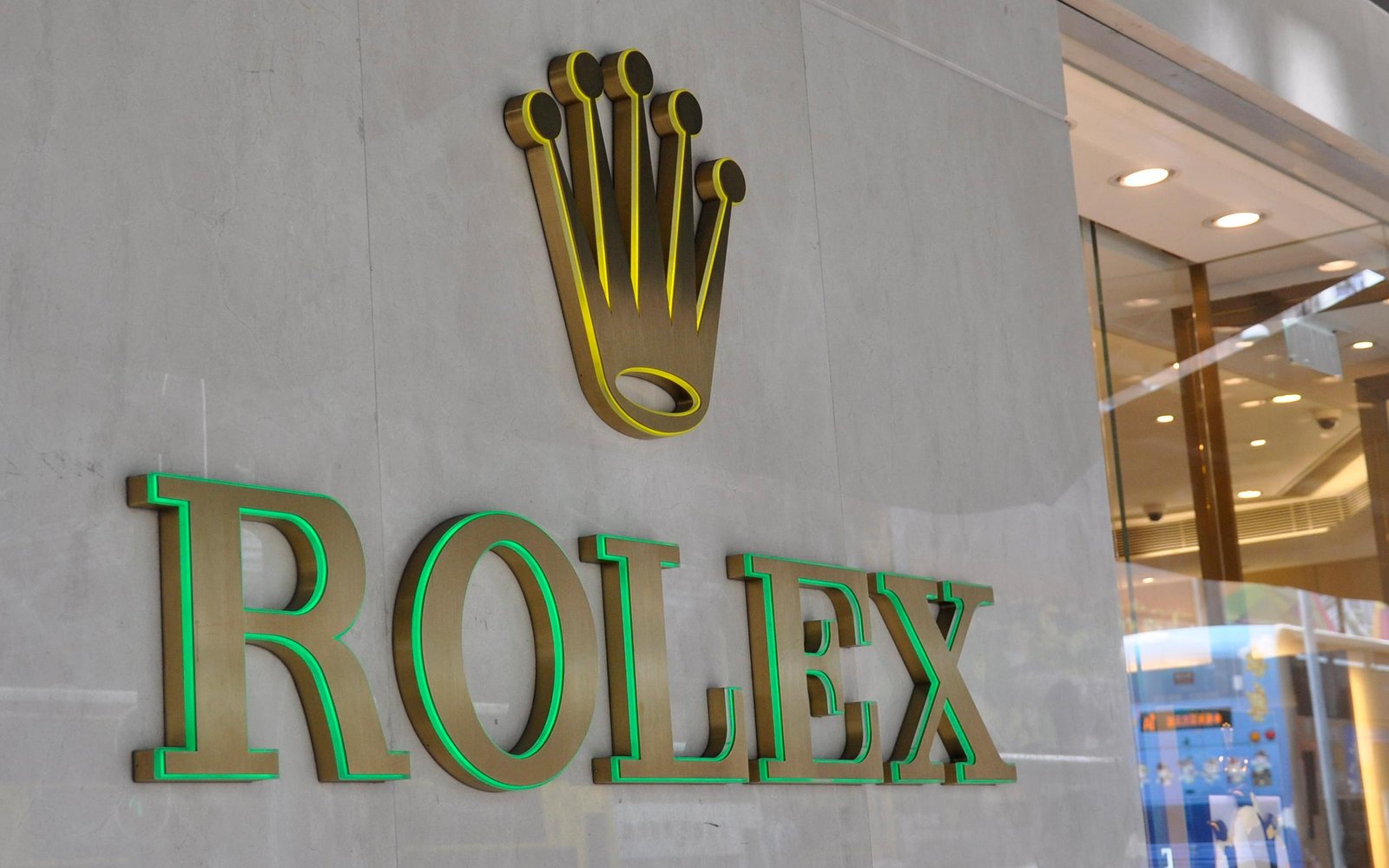 Rolex-illuminated-sign-with-metal-fronts